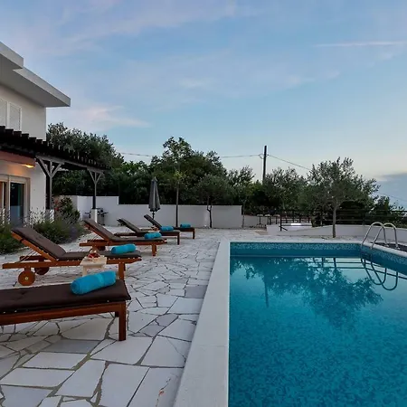 Villa Mediterranean Oasis