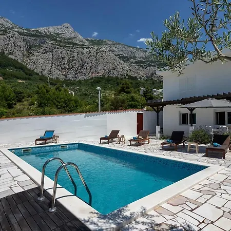 Mediterranean Oasis *