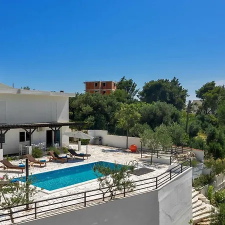 Mediterranean Oasis Villa Makarska